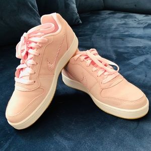 New Nike ebernon low profile sneaker